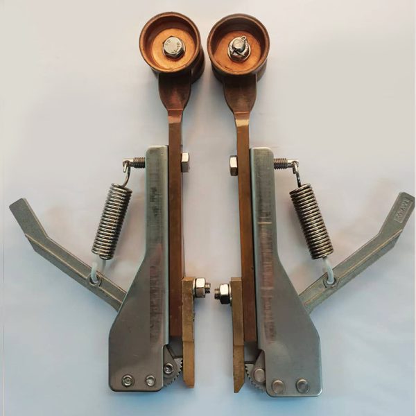 Oxidized vertical copper clamp - Image 3